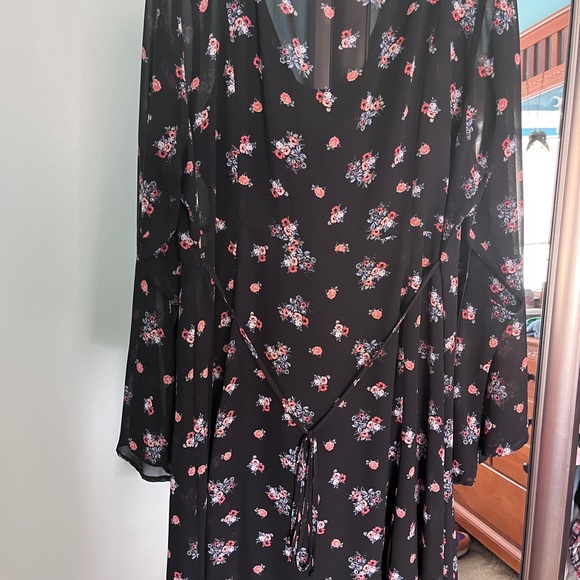 Torrid black/floral Chiffon Dress - Picture 5 of 5